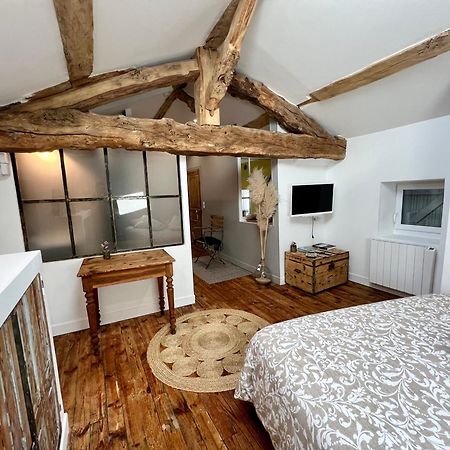 Les Hirondelles Du Marais Bed and Breakfast Riom Buitenkant foto